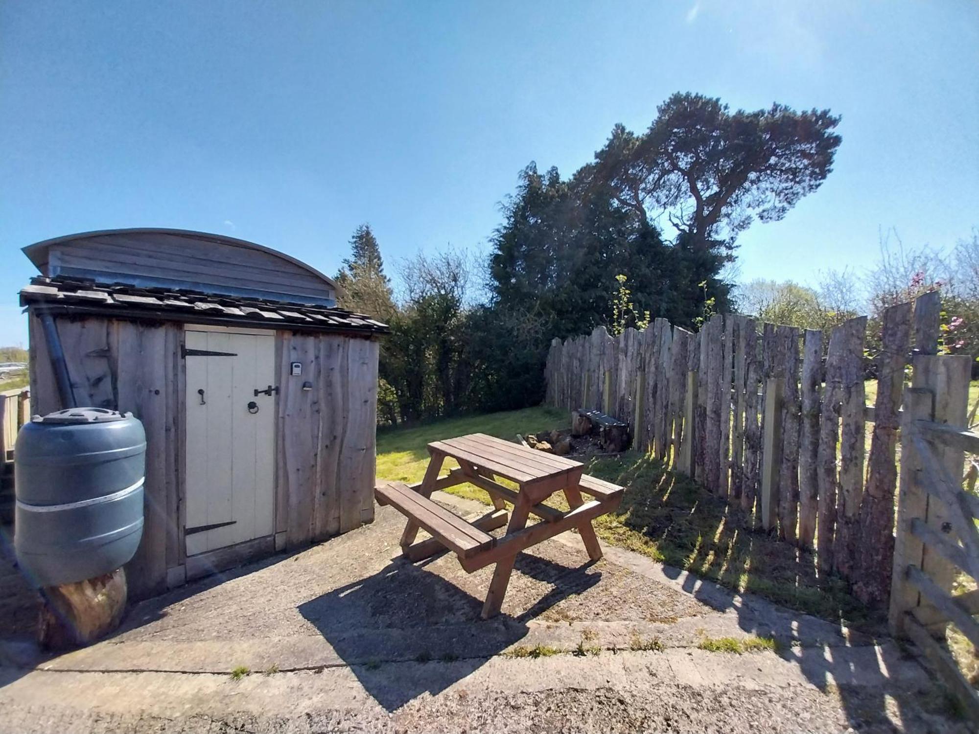 Meadowbeck - Shepherd Huts Fylingdales Экстерьер фото